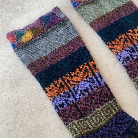 Peruvian hand knitted socks, knee heigth, size 9/10 large, beautiful colors - Picture 3 of 6